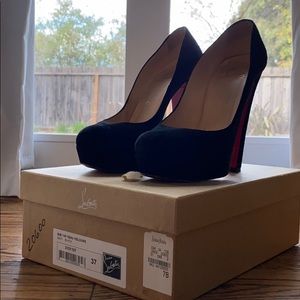 Christian Louboutin Pumps